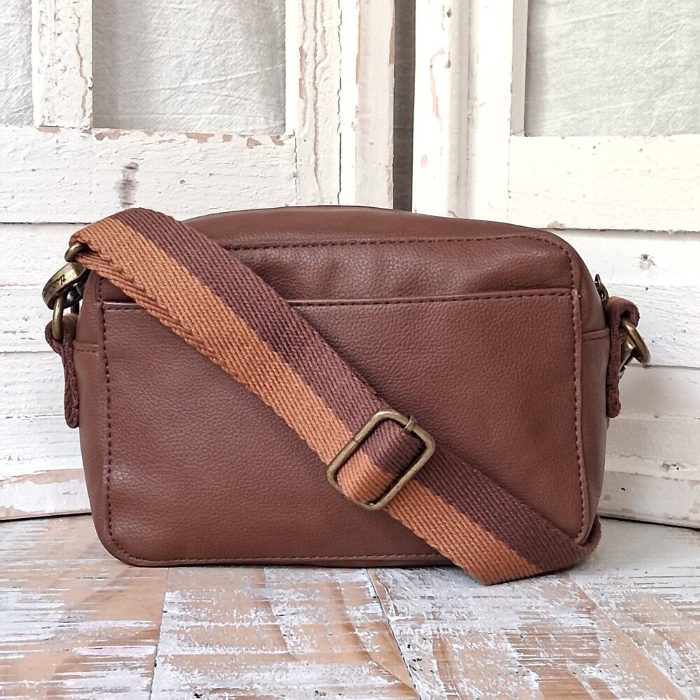 Thirty-One Boutique Crossbody Bag Caramel Brown Boho Casual Camera Purse 137315